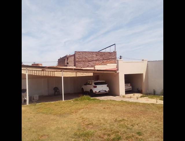 3 BEDROOM HOUSE FOR SALE IN THE HILL